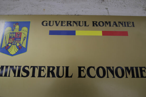 reorganizare la ministerul economiei 109 posturi vacante desfiintate si 32 de functii de conducere eliminate 6ab50f237126e