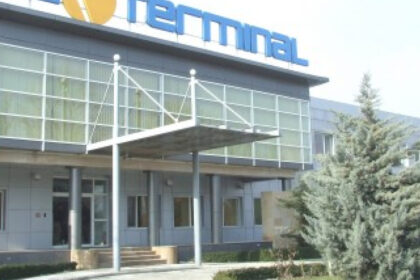 salariatii oil terminal anunta greva generala ce revendicari au si cum reactioneaza conducerea companiei 6a986d0b6d0cf