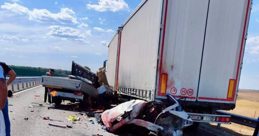 trei persoane au murit si doua au fost ranite intr un accident grav pe drumul expres craiova pitesti 6a9aecba2d370