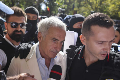 video calin georgescu la iesirea de la cab ii multumesc lui george simion pentru integritate care era planul lui pentru liderul aur 6aba4a6b784a0