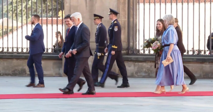 video nicusor dan a fost primit la praga de presedintele cehiei petr pavel 6abceb4f543b6