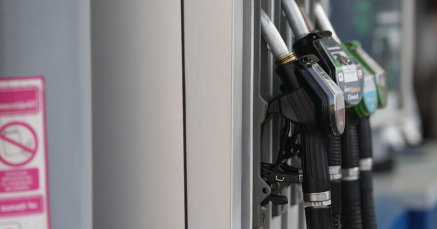 video record istoric la pompa benzina a depasit pragul de 10 lei pe litru cum arata preturile pentru motorina 6ab3af41183f5