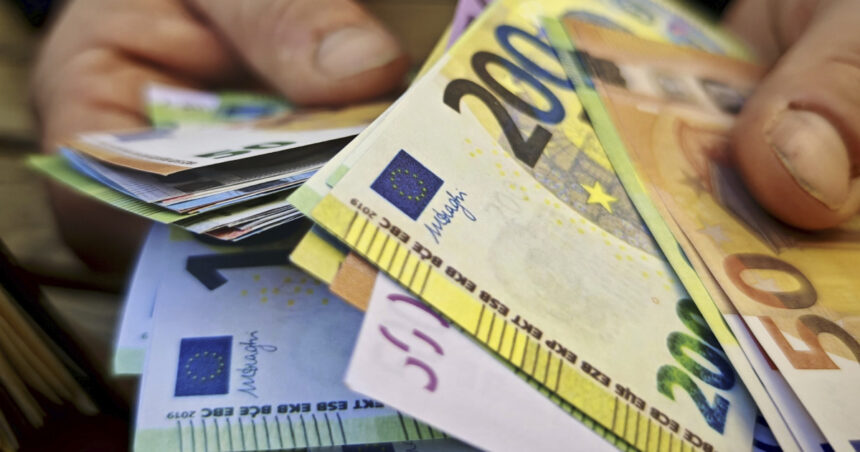 anchetatorii au aflat cum au disparut cei 700 000 de euro confiscati de vamesi pe aeroportul otopeni 6ae4736320271