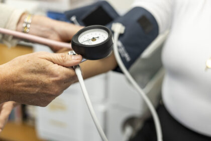 ce activitate simpla poate reduce tensiunea arteriala mai mult decat 30 de minute de exercitii fizice moderate studiu 6ad4f97166093