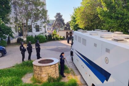 ce se intampla daca dai declaratii false in fata instantei un individ a fost condamnat pentru asta si se tot chinuie sa iasa din inchisoare 6acc0450ee887