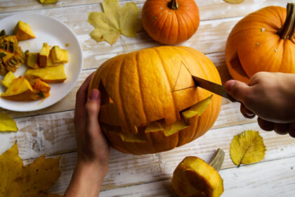 cele mai cunoscute traditii si obiceiuri de halloween de ce se sculpteaza dovleci si ce inseamna trick or treat 6ae59ab19f0a0