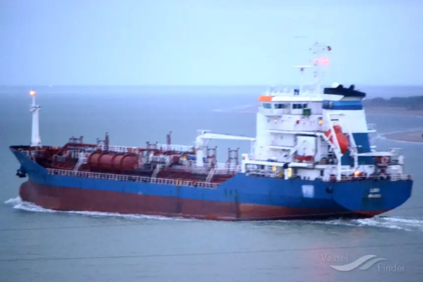 doua nave cuprinse de flacari la sulina in mai putin de 12 ore au fost lovite de drone mai multe persoane disparute 6ad07e6aa4fb8
