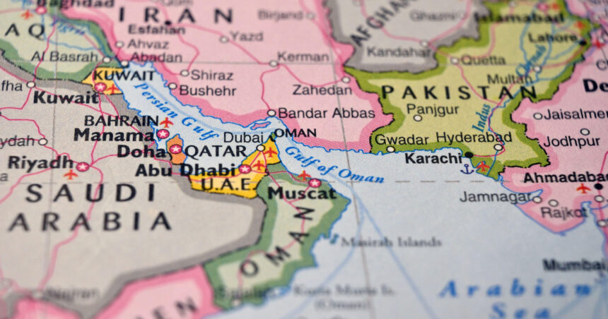 doua nave lovite de proiectile in stramtoarea ormuz pe fondul conflictului dintre sua si iran 6acf26d2d0817
