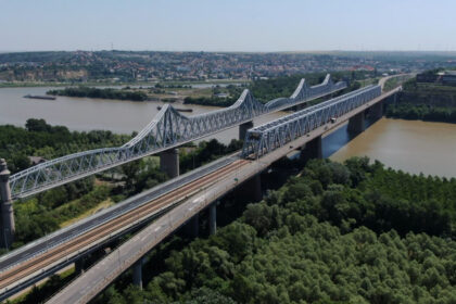 dunarea ramane la un nivel critic comitetul bala cernavoda convocat pentru noi masuri au fost reluate lucrarile de dragare 6abe81b7330a5
