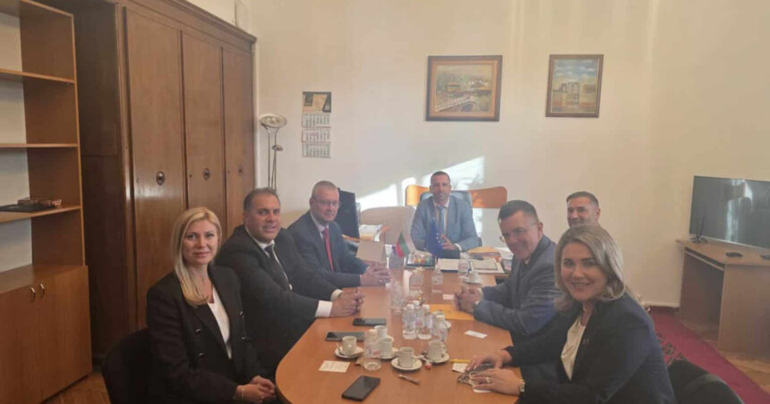 dungaciu si alti membri aur s au intalnit cu a cincea coloana a lui putin partidul premierului pro rus din bulgaria 6ac77d19a85b5