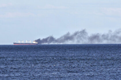 elicopter black hawk misiune in marea neagra pentru cautarea marinarilor disparuti de pe nava atacata vineri 6adca68183ae9