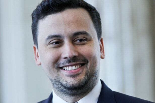 exclusiv mihai ghigiu il acuza pe bolojan ca ii jigneste pe ministrii psd ce a facut doamna oana gheorghiu in afara de un site si un ppt 6ad2799948ad2