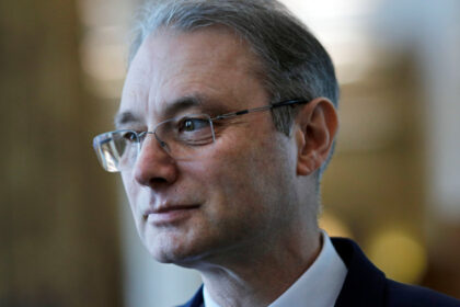 exclusiv toate optiunile sunt pe masa luca niculescu ia in calcul un guvern politic tehnocrat sau hibrid cand va depune lista ministrilor 6ac92a035161e