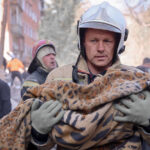 galerie foto bilantul dupa ziua lui putin valuri de rachete si drone 32 de morti dintre care cinci copii intr o cladire rezidentiala din priluki 6ac74129aa803