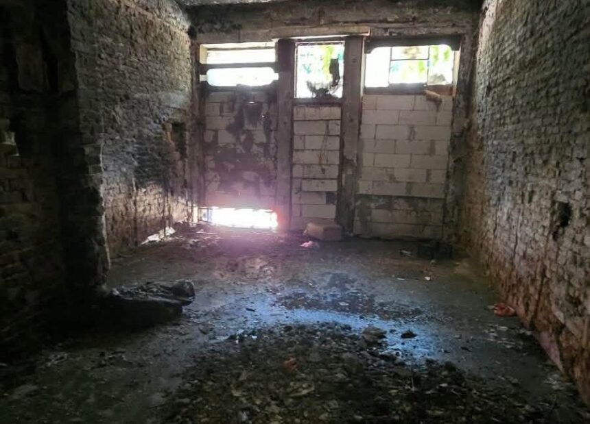 galerie foto fosta franzelarie de lux de pe strada cuza voda scoasa la vanzare cum arata in prezent imobilul 6abd9698219af