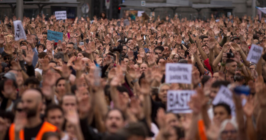galerie foto mii de oameni protesteaza in spania din cauza crizei locuintelor chiriile principala nemultumire 6ac13d5423fba