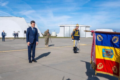 galerie foto nicusor dan de ziua armatei la baza 86 aeriana au doborat cu precizie doua drone ostile mesajul premierului luca niculescu 6ade25df806ee