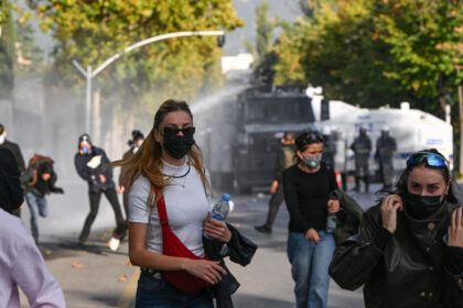 galerie foto proteste violente in albania politia a folosit gaze lacrimogene tunuri cu apa si gloante de cauciuc la tirana 6adcfae37df53
