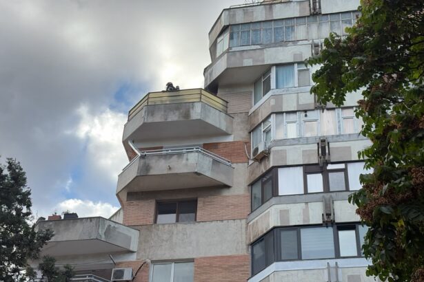 galerie foto video incendiu la un apartament din municipiul constanta interventie in forta a pompierilor 6ad21f9c29f08