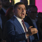 george simion indeamna oamenii sa iasa in strada pentru a l sustine pe calin georgescu este persecutat pe criterii politice 6abfd6baf0d64