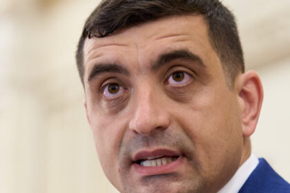 george simion spune in pe ca romania e republica bananiera si cere monitorizarea actiunilor justitiei impotriva lui calin georgescu 6acf92a238ca9