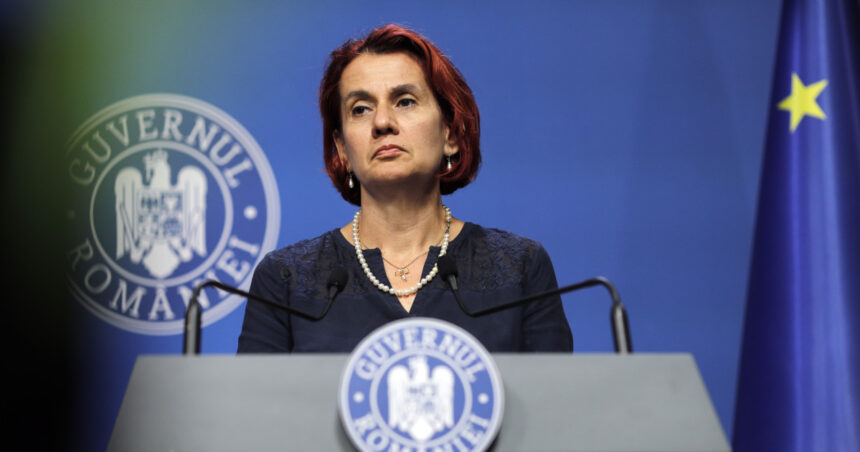 ioana dogioiu il acuza pe pavel popescu ca minte cum respira dorea bani publici pentru o chermeza cu o mie de persoane 6ade144c7bf26