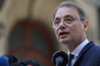luca niculescu a spus cand va depune programul de guvernare si lista ministrilor cantarim cu atentie toate formulele posibile 6ace72243760e
