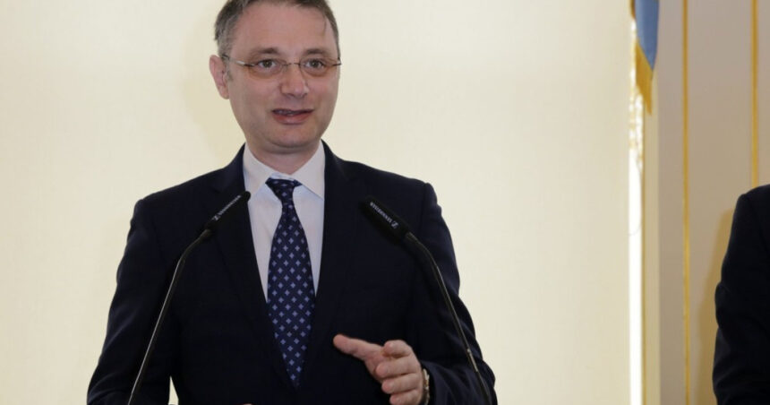 luca niculescu premierul desemnat continua luni intalnirile pentru conturarea unei majoritati discutii cu usr si cu minoritatile 6ac7786b2f00b