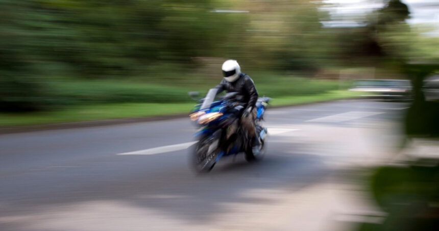 motocicletele si mopedele vor putea circula pe benzile de autobuz in ce conditii se va aplica noua regula 6ac627eb60aa2