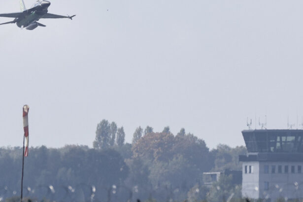 nato a inceput exercitiile nucleare anuale steadfast noon 17 tari participa la manevrele militare 6ace68f958811