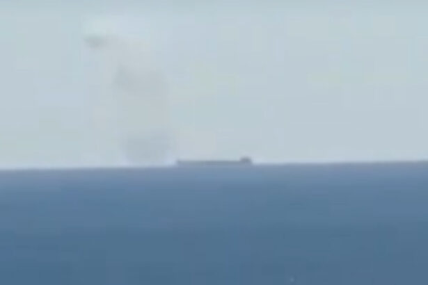 news alert misiune de salvare in zona platformei pescarus o nava turceasca cu cereale a fost lovita de o drona un ranit si 13 disparuti 6ac37381c8cef