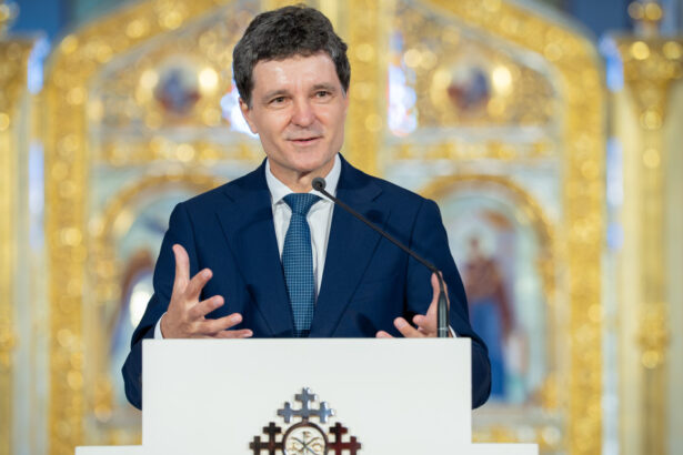 nicusor dan la biserica palatului cotroceni e important sa avem tot timpul in minte ca istoria nu incepe cu noi 6ac6a67a3c5e7