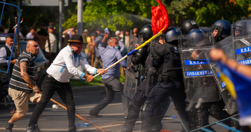 noi perchezitii dupa violentele de la protestul ciobanilor 21 de persoane vizate dupa agresarea unor jurnalisti si jandarmi 6ac5f6b21b114
