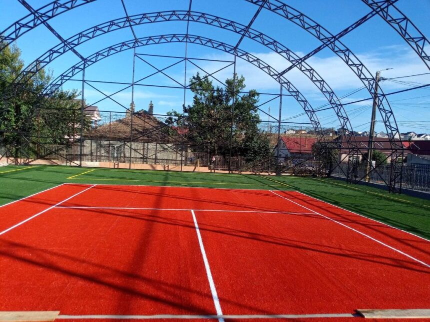 o noua investitie in valu lui traian terenul de sport de la scoala gimnaziala nr 2 este aproape gata 6ac5788dc22db