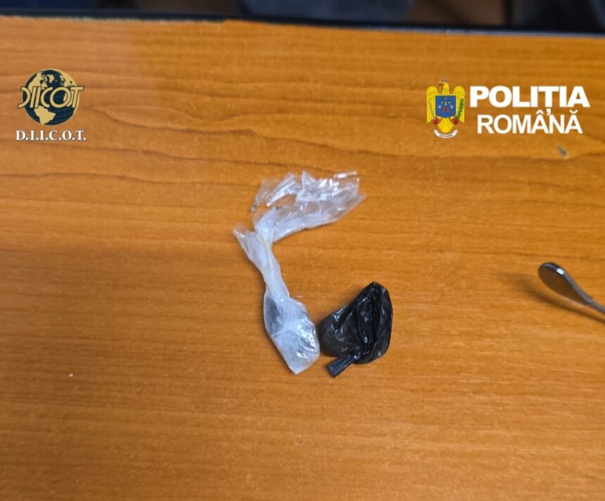 oprit in trafic la liceul pontica soferul a luat o la fuga si a aruncat o punga peste gard a fost condamnat pentru trafic de droguri 6ac6bc3ff2a28