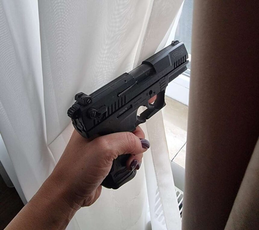 perchezitii la doi barbati care au adus in tara arme ce le au spus procurorilor 6ad2a78f3749c