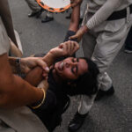proteste tensionate in india trei jurnaliste acuza politistii de hartuire sexuala zeci de manifestanti au fost retinuti 6ac3576152fcf