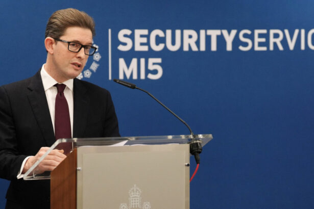 seful mi5 avertizeaza ca rusia si iranul isi intensifica atacurile hibride in europa instalatiile militare britanice printre tinte 6ace45d1bbd3a