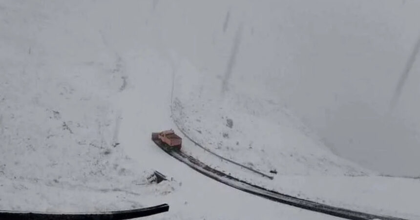 traficul rutier inchis pe transfagarasan din cauza vremii se inregistreaza ninsoare ceata si temperaturi scazute 6ae0da4996494