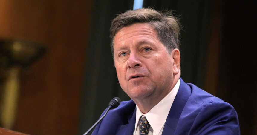 trump infiinteaza un grup de lucru pentru super inteligenta seful comunitatii de informatii jay clayton numit la conducere 6ac287cca7f6c