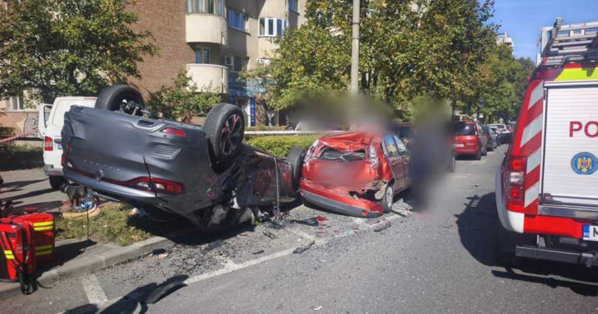 video accident grav in cluj napoca un autoturism s a tamponat cu alt autovehicul dupa care s a rasturnat peste doua masini parcate 6abfc1a1b680d