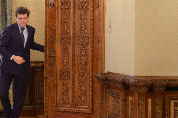 video astazi are loc o noua runda de consultari la palatul cotroceni pentru desemnarea unui prim ministru programul zilei 6ac3308aeb635
