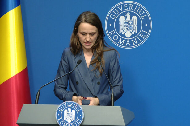 video gafa a oanei toiu intr o conferinta de presa ministra de externe a transmis condoleante familiilor marinarilor raniti 6ad24ab9cd3e0