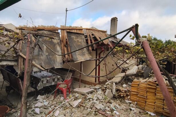 video galerie foto vecinii din zona unde a explodat casa el a mai zis ca da foc la casa 6ad8604b0a52b