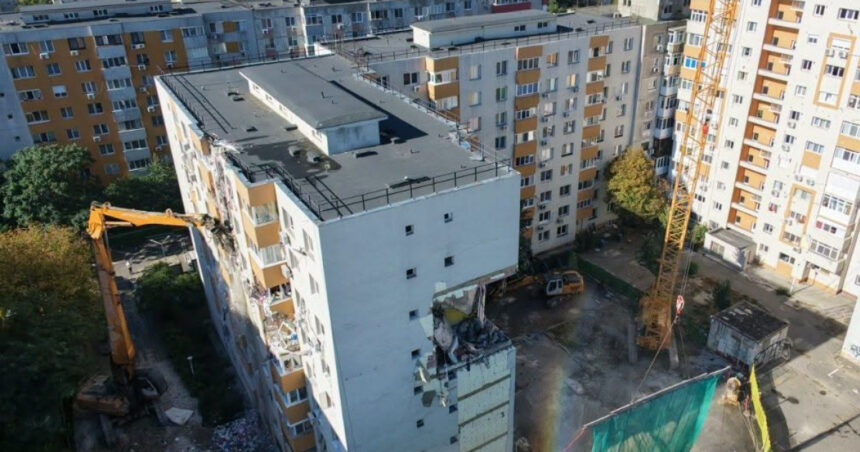 video incepe demolarea blocului din rahova afectat de explozie primele imagini de la operatiunea in premiera in romania 6ac3c432dfa78