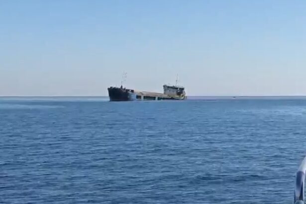 video nava care s a scufundat in apropiere de constanta ar fi fost lovita de 3 drone bucatarul este disparut comandantul a murit au fost reluate cautarile 6ac4a7f2b2d2d