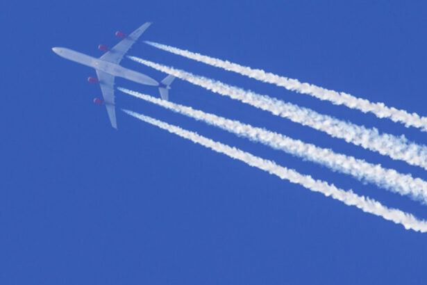 video o teorie a conspiratiei reluata pe retelele sociale darele albe lasate de avioane noul motiv de panica pe internet 6ac21afbeeefa