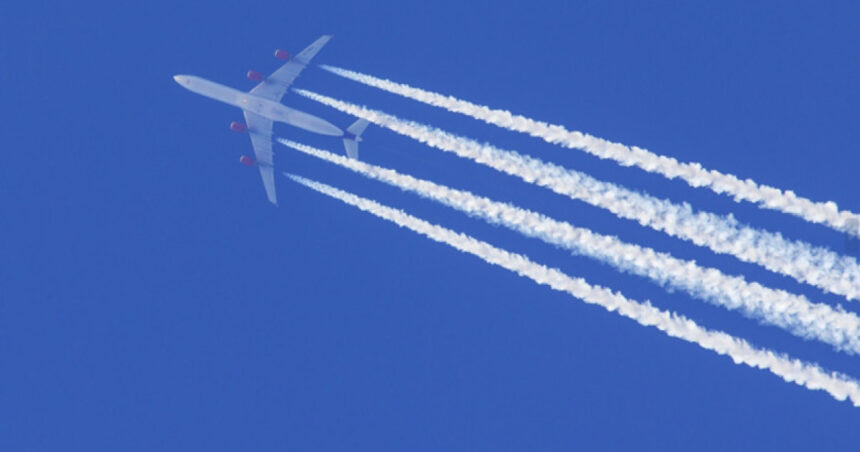 video o teorie a conspiratiei reluata pe retelele sociale darele albe lasate de avioane noul motiv de panica pe internet 6ac21afbeeefa