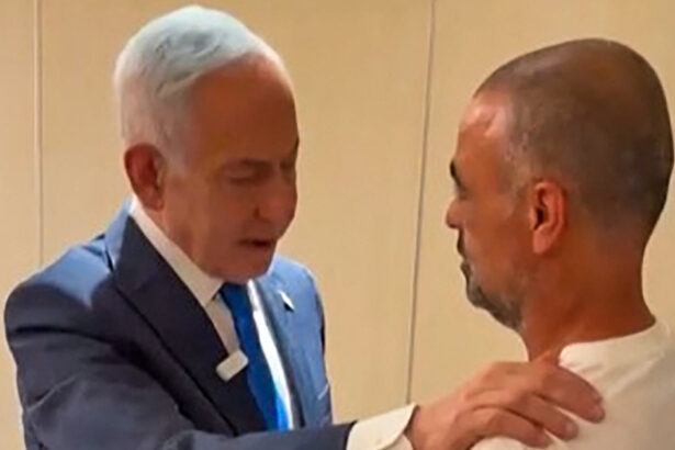 video pasagerul israelian care sustine ca a salvat avionul flydubai primit ca un erou de netanyahu am invatat dintr o emisiune tv 6abe06ab2601f