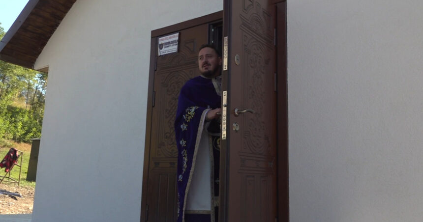 video un preot fals si a transformat casa in biserica si cerea donatii online sute de oameni din toata tara veneau la slujbele lui 6abeac1446a9a